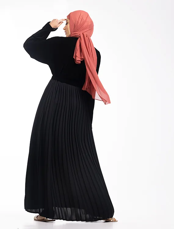 Black Fozia Velvet Abaya